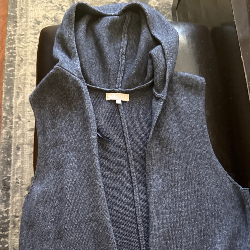 Women's Gray Hooded Sweater Vest